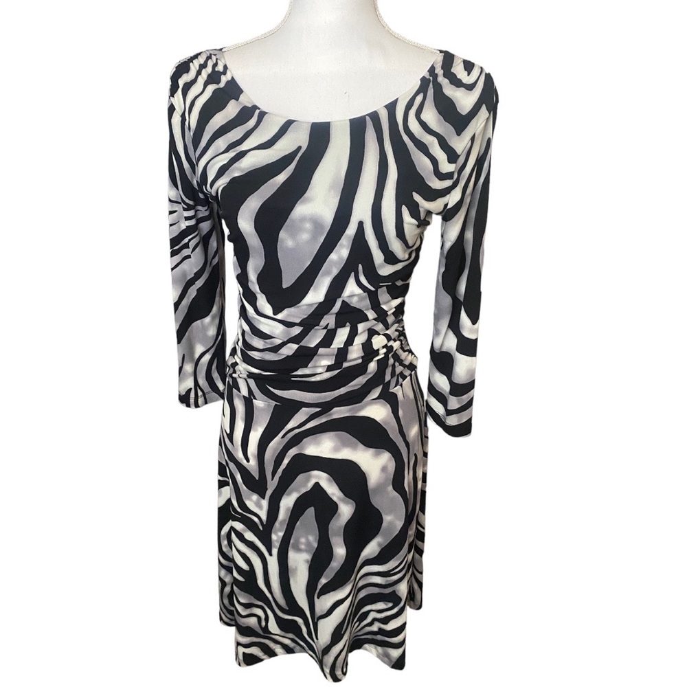 En Focus Studio | Women’s Black, White and Gray Long sleeve striped dress Size 6